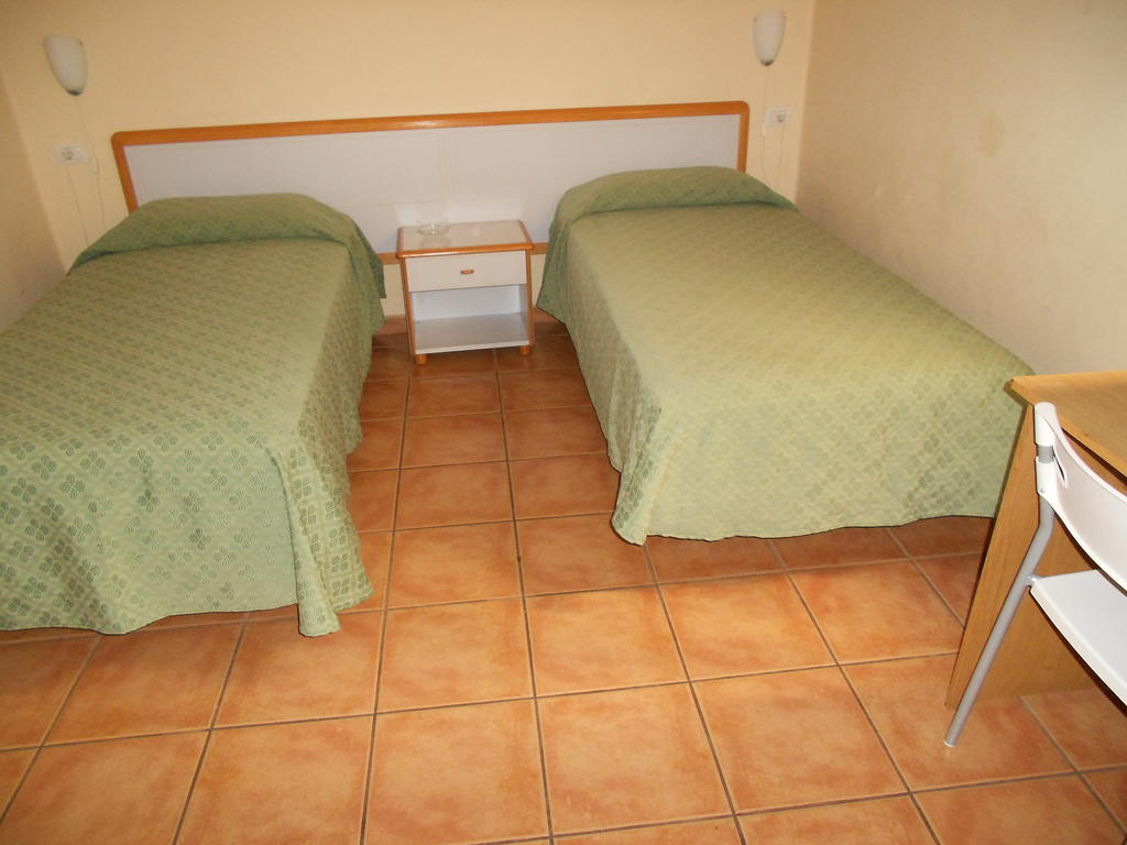 Pensión Mova Santa Cruz de Tenerife Habitación foto